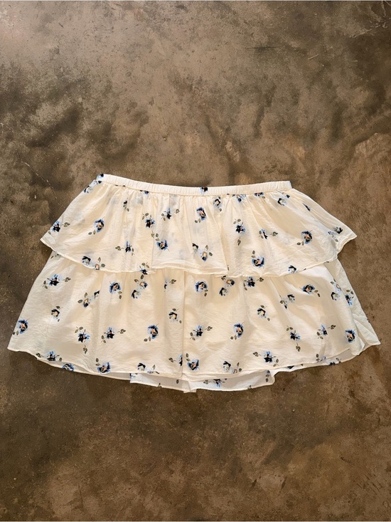 Universal Thread Dresses & Skirts - Universal Thread White Blue Floral Tiered Ruffle Mini Skirt Large